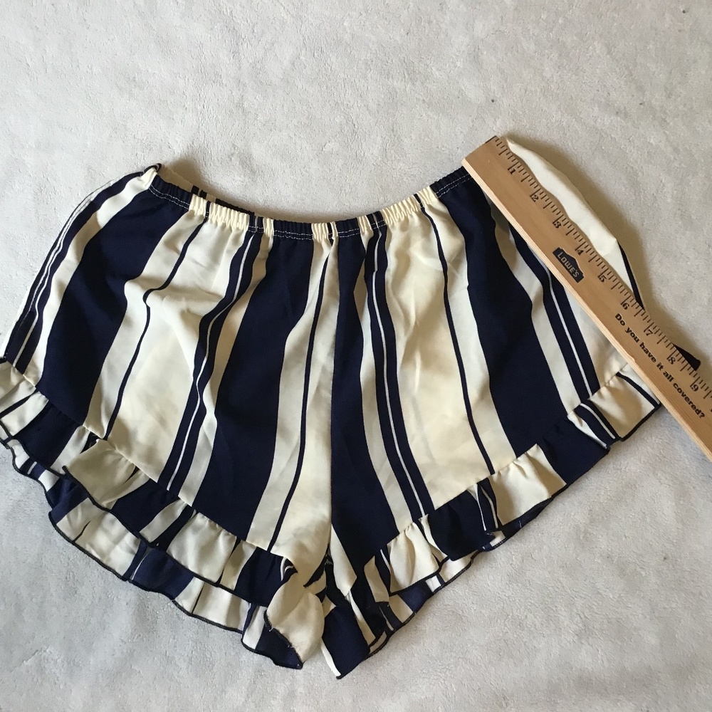 Henrigirl Blue and Cream Ruffle Short Size Small - Picture 3 of 5